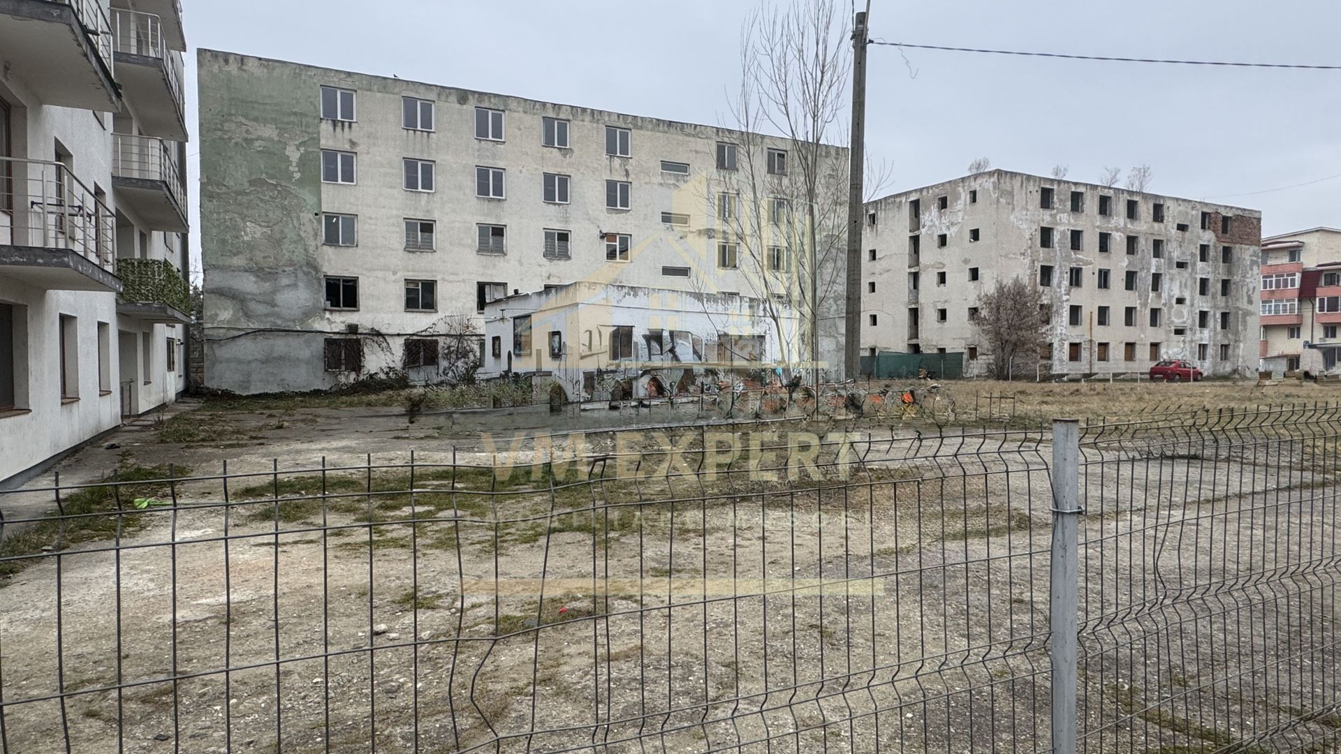 BLOC DE GARSONIERE P+4 SUPRAFAȚĂ UTILĂ 2135MP TEREN 2967 MP CĂMPULUNG - Poză 10