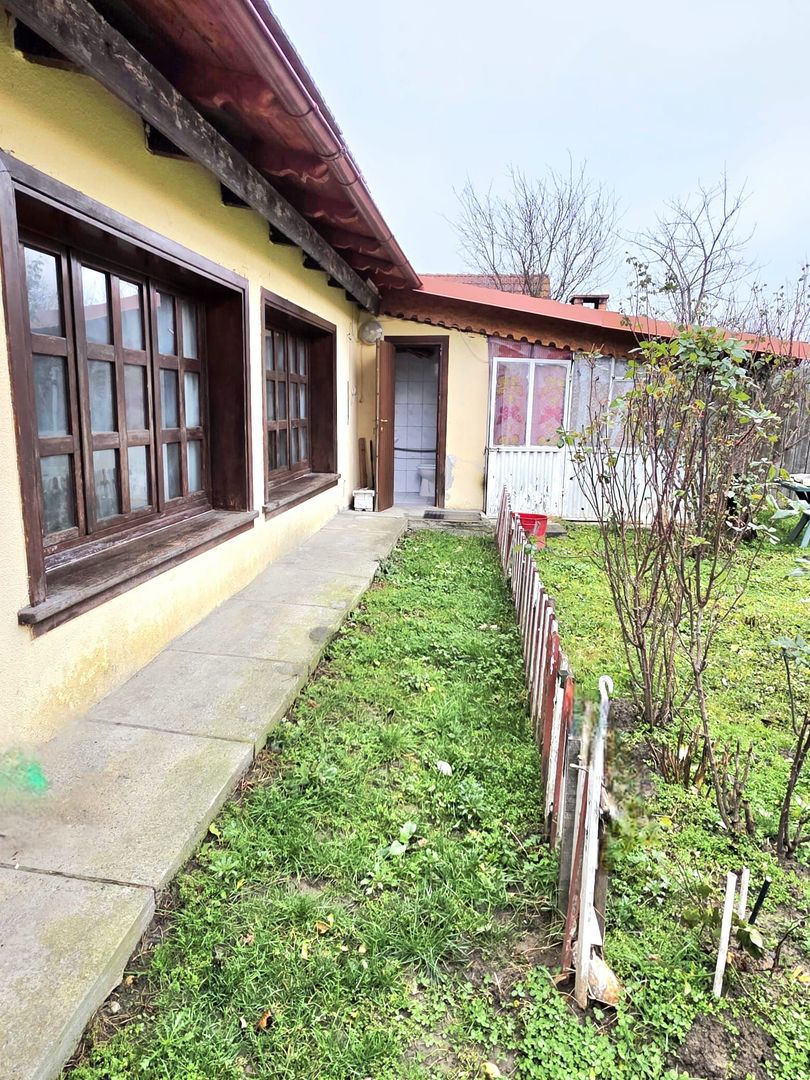 DE VANZARE CASA 5CAMERE ZONA CENTRALA TALMACIU - Poză 31