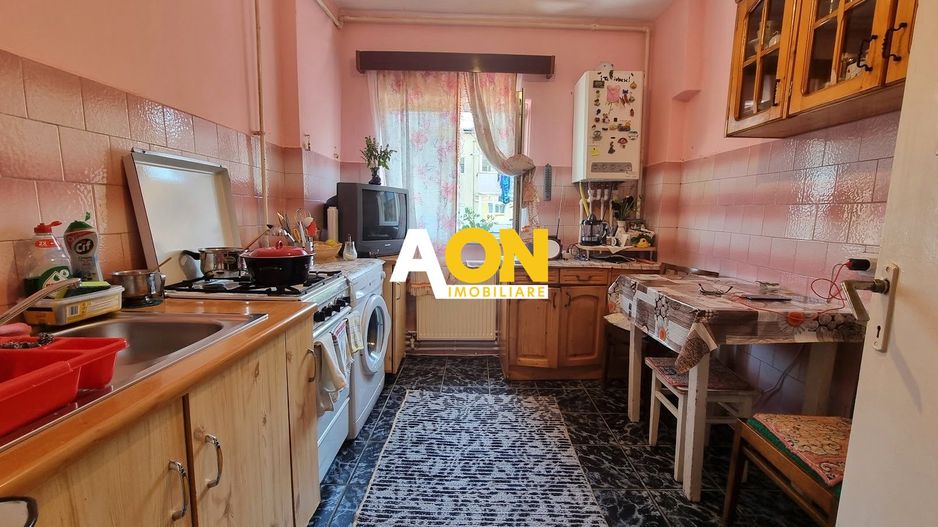 Apartament 3 Camere Decomandat, Etaj 3, Cetate - Poză 1