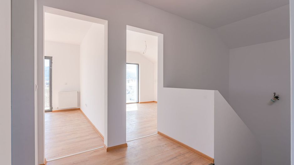 Casa individuala in Cristian compusa din 5 camere - Poză 10