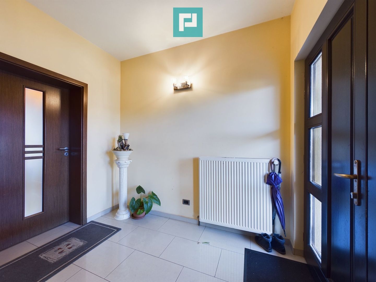 Vilă spațioasă cu 8 camere, Grădiște - Poză 11