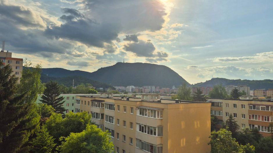 Calea Bucuresti, 2 camere cu priveliste, liber la vânzare - Poză 1