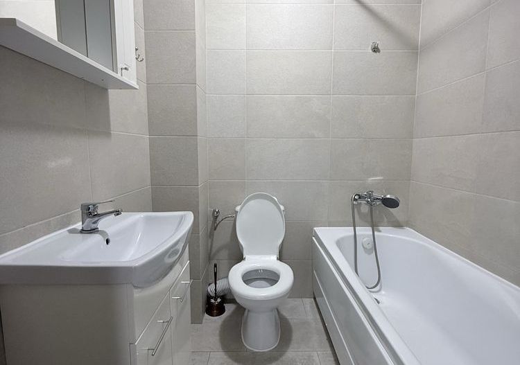 Proprietar 2 camere decomandate,bloc nou,prima inchiriere,zona Lipovei - Iulius Mall,mobilat - Poză 4