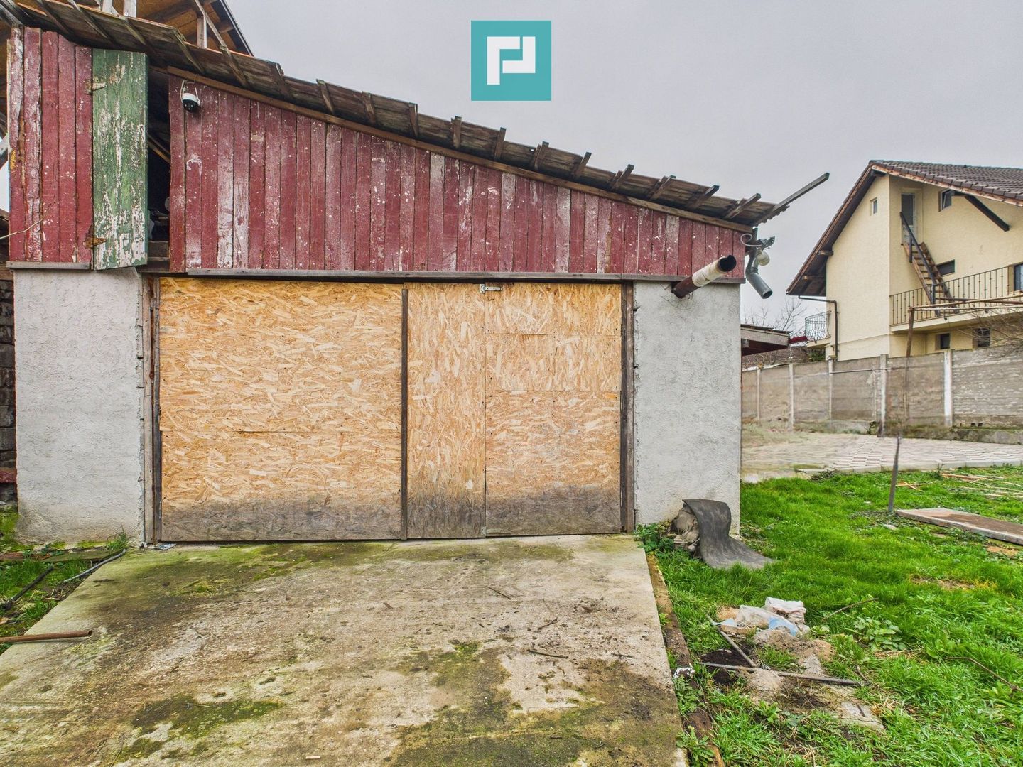 Două case, curte mare, lângă Castelul Huniazilor - Poză 40