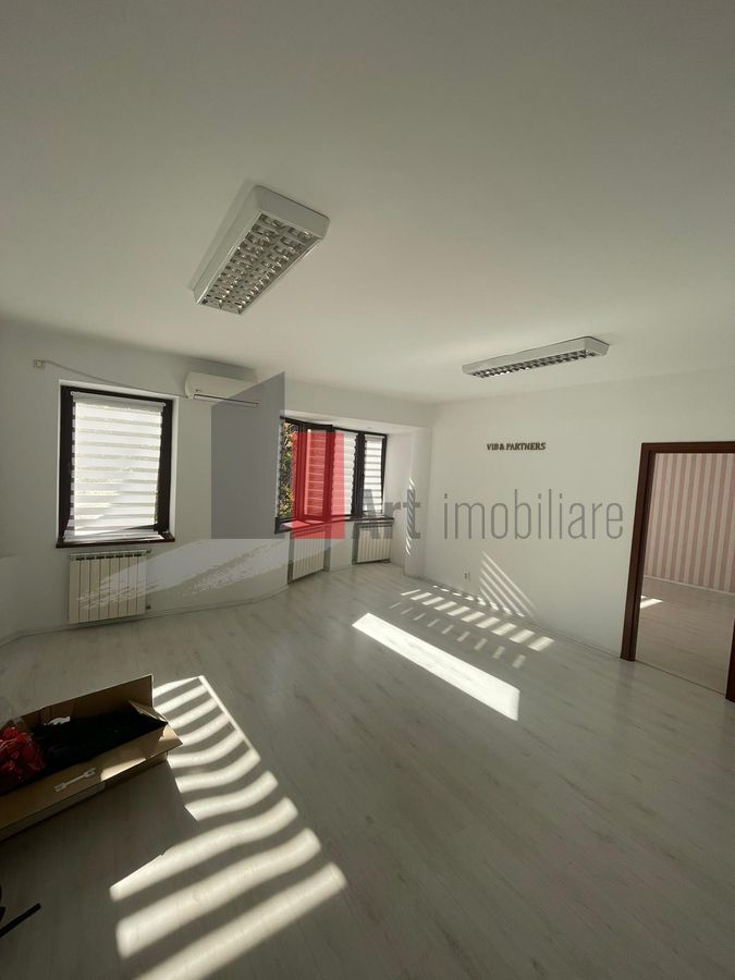 Va prezentam un apartament de 3 camere zona dorobanti,ideal firma sau locuit - Poză 1