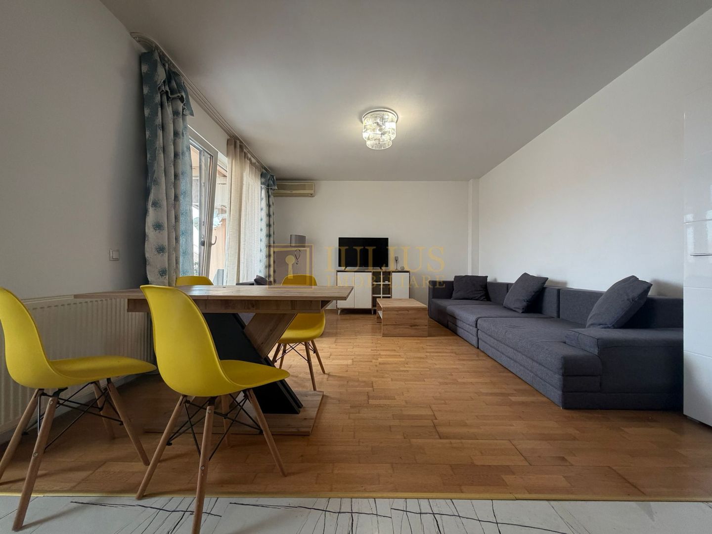 Apartament 2 camere + loc de parcare, lift.  Pet frendly - Poză 1