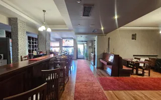 Pensiune cu lift ,restaurant ,20 locuri parcare - Delfinariu/Constanța - Poză 11