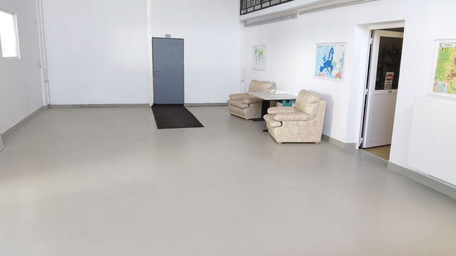 Proprietate industriala  la 35 km de TM - Poză 30