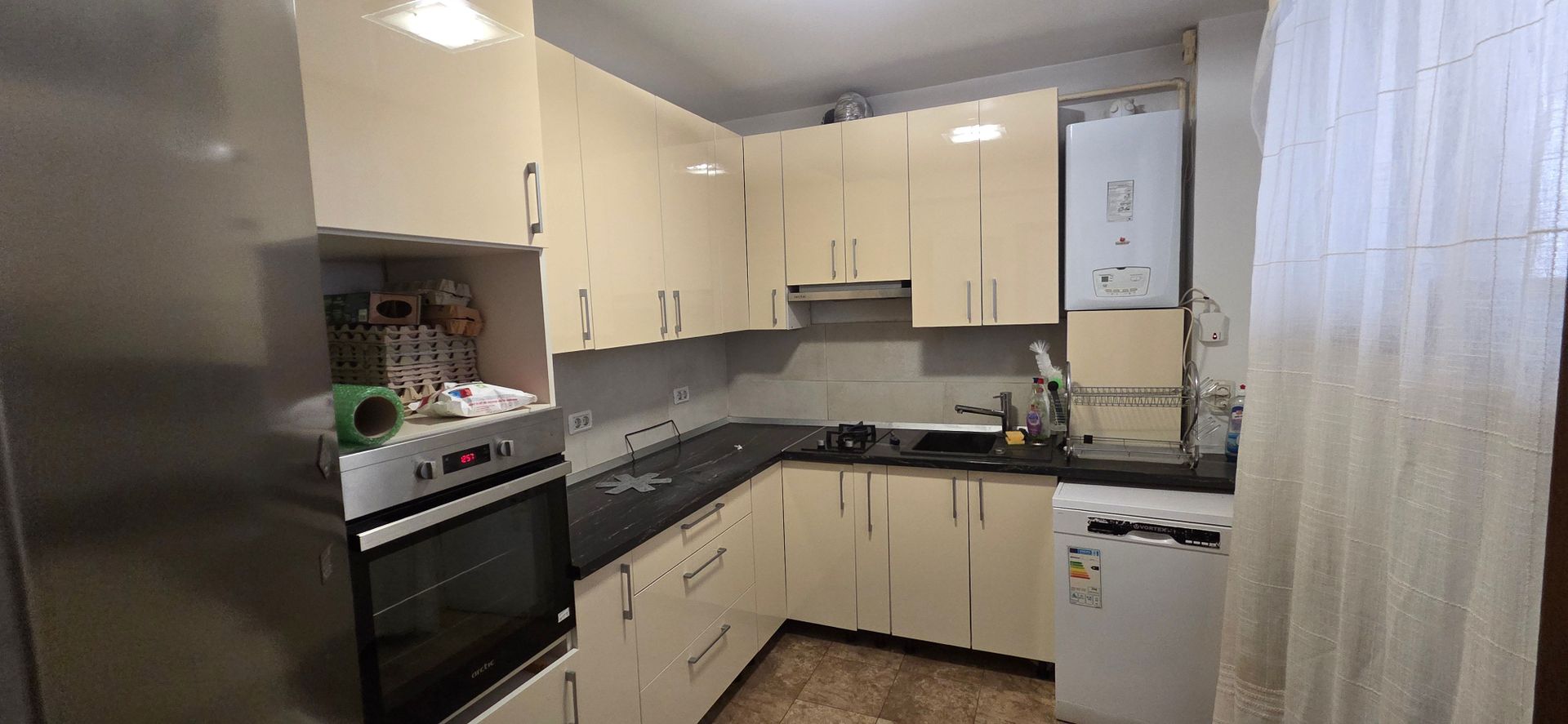 Apartament 3 camere Bucureștii Noi I Laminorului - Poză 4