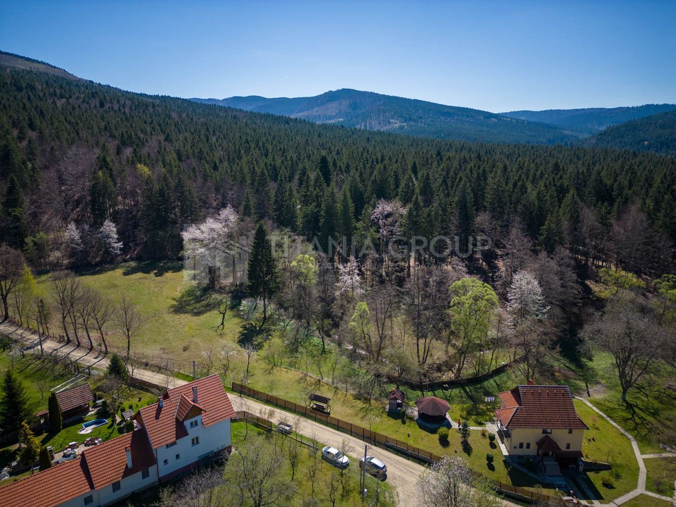 Teren intravilan, pretabil pentru casa de vacanta, 2000 mp - Poză 12