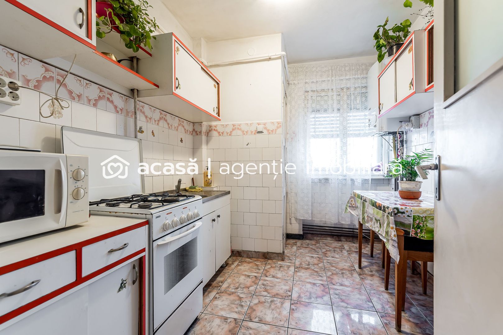 Apartament cu 4 camere decomandat cu vedere panoramica - Poză 2