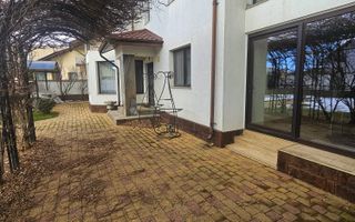 Vilă spațioasă Strejnicu S+P+1E+M, 8 camere, garaj, teren 595 mp - Poză 4