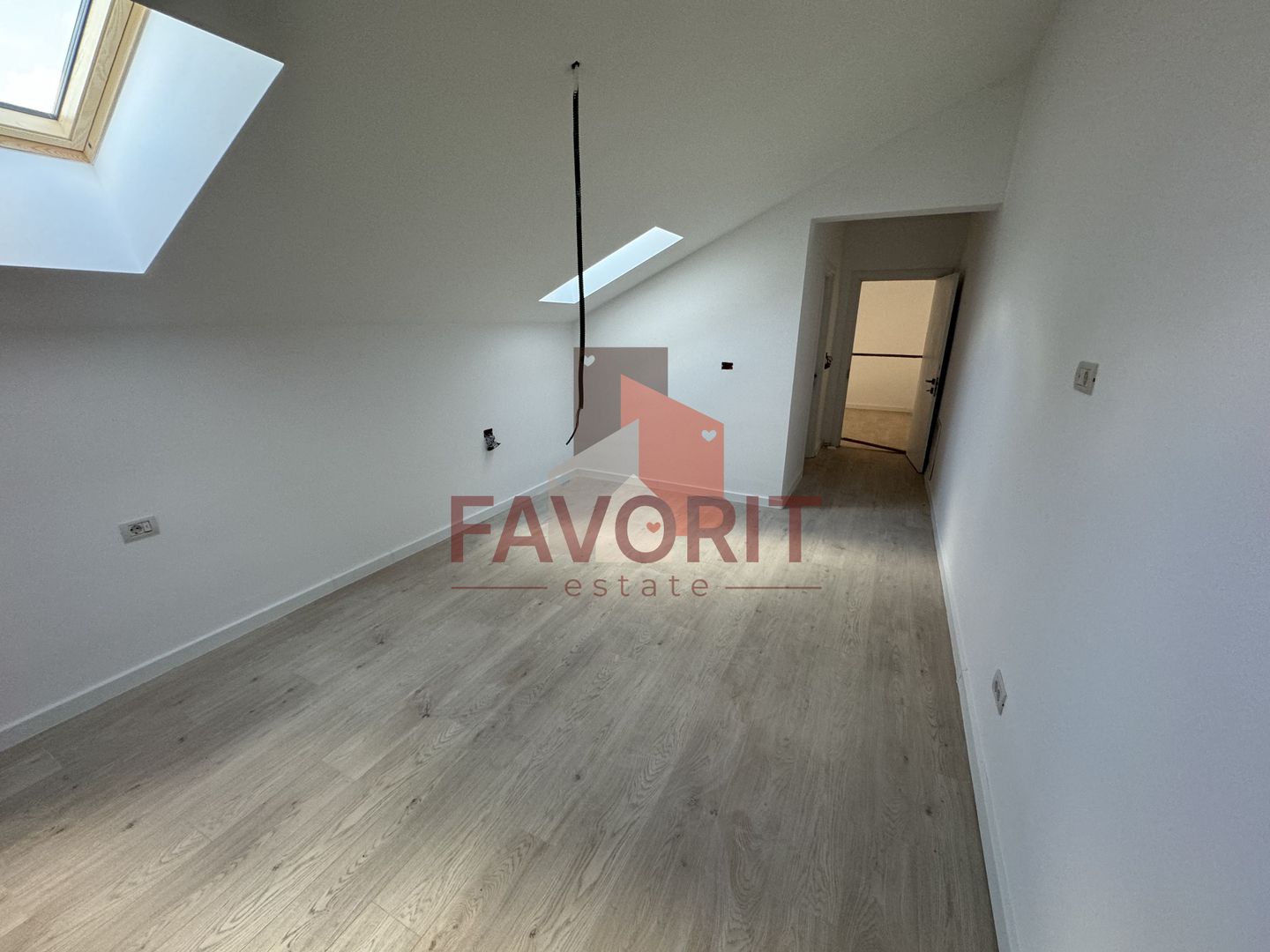 Apartament pe 2 nivele. Aproape de LIDL. Disponibil imediat - Poză 14