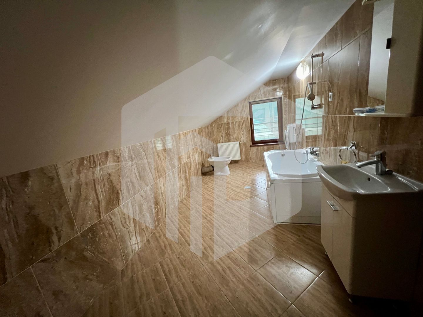 Apartament|4 camere | zona Calea Dumbravii | Lift | Parcare subterana - Poză 17