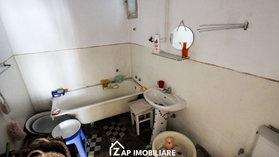 Cartierul 7 Noiembrie - Casă P+E Solidă - Singu - Poză 8