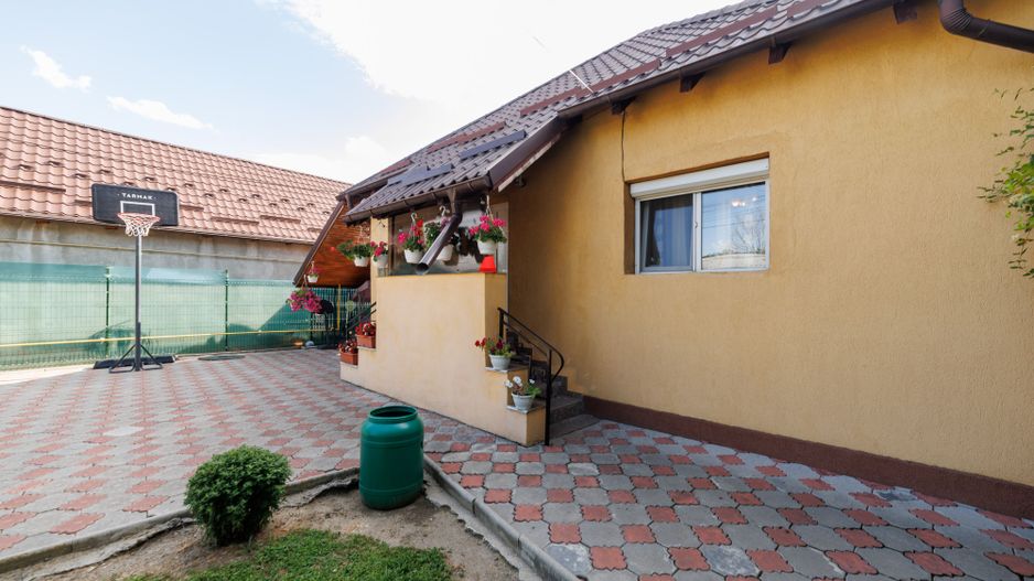Casă cu teren de 634 mp și beci | Calea Câmpulung, Pitești - Poză 4