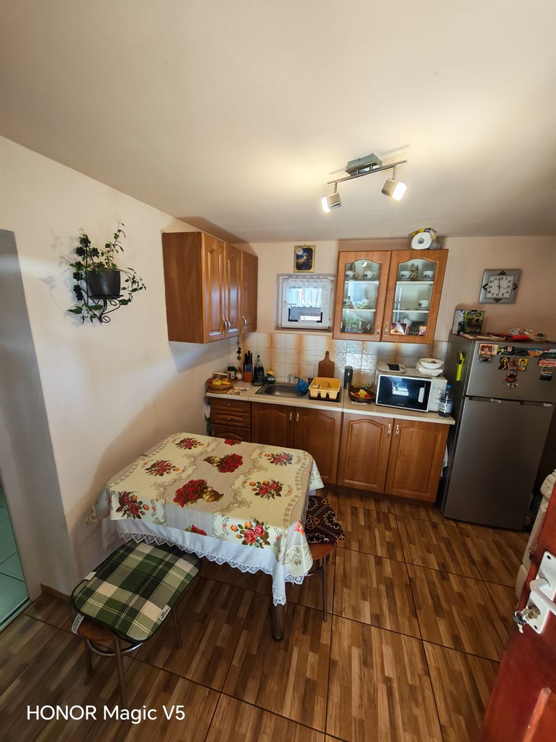 Casă cu teren generos Ghiroda vatra veche - Poză 14