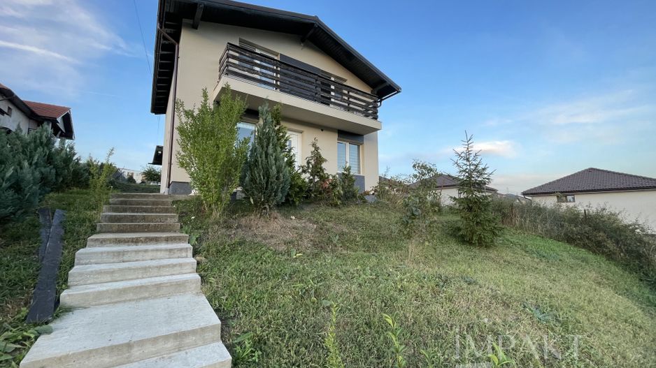 Casa unifamiliala de vanzare cu teren generos in Chinteni! - Poză 1