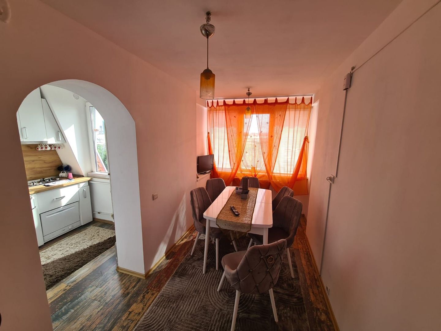 Apartament 4 camere, 85 mp utili, renovat în 2025 – Sarari, Craiova - Poză 2