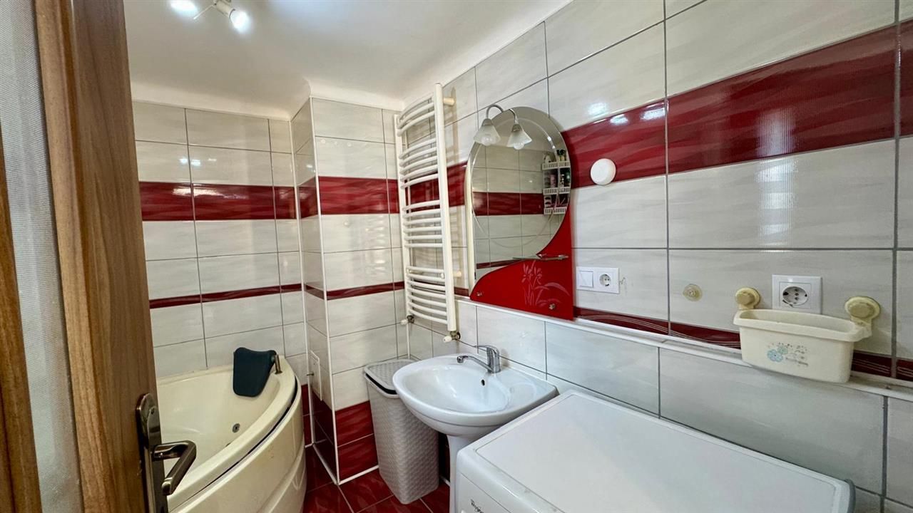 Casa eleganta,curte amenajata, garaj,Central,Brancovenesti,Mures - Poză 7