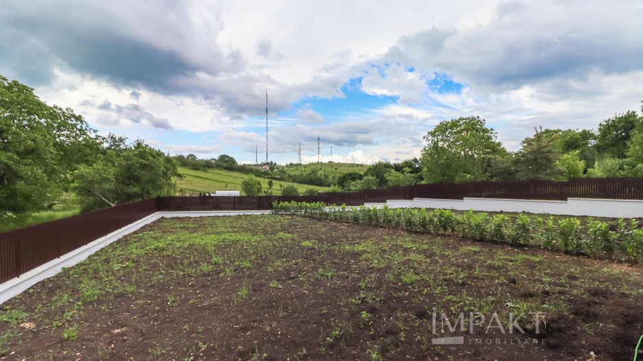 Case cuplate 5 camere si teren de 700 m2 in Feleacu - Poză 39