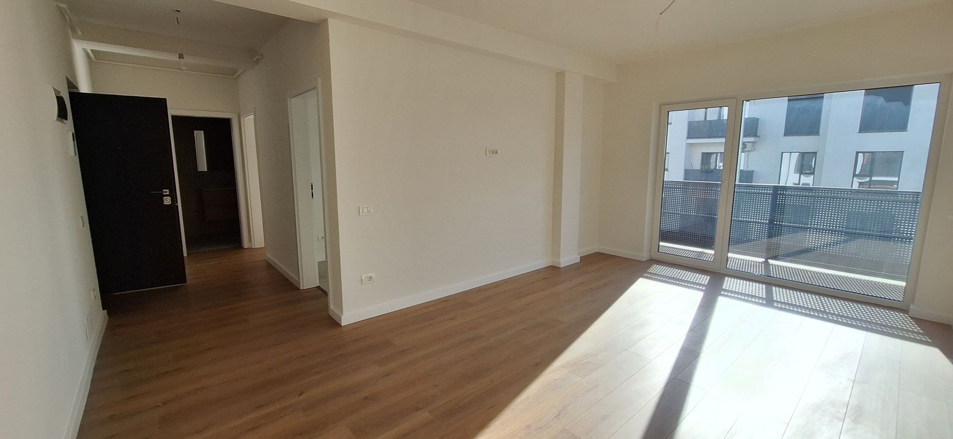 Apartament 2 camere cu loc de parcare inclus - Poză 2