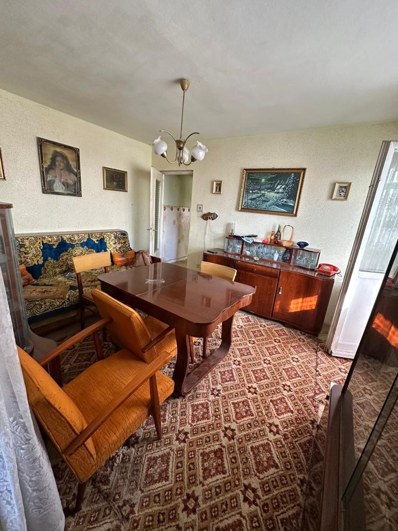 Vând apartament 4 camere pe Bulevardul Transilvaniei - Poză 1