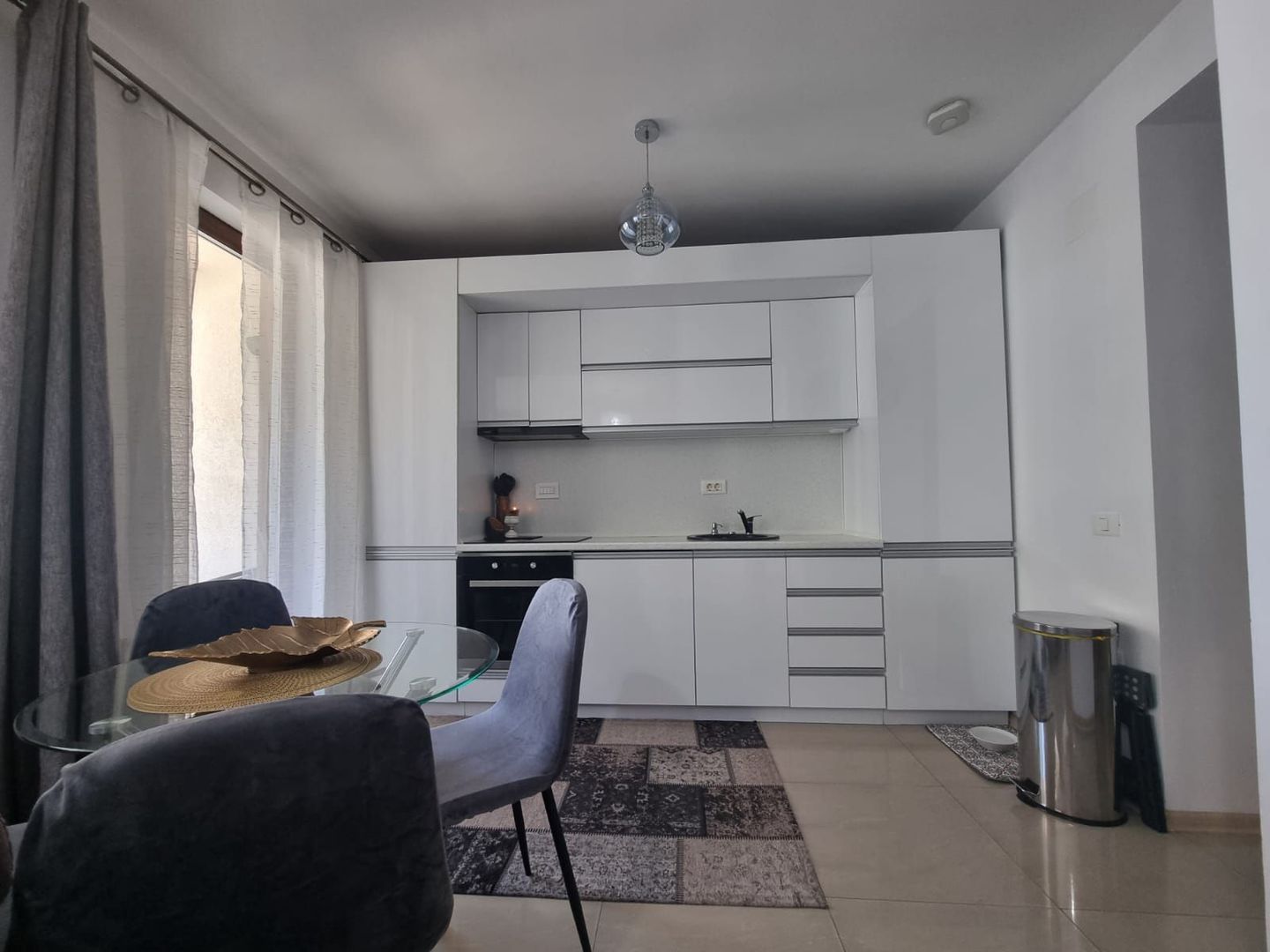 Apartament de vânzare în zona Makerel – la un pas de mare! - Poză 6