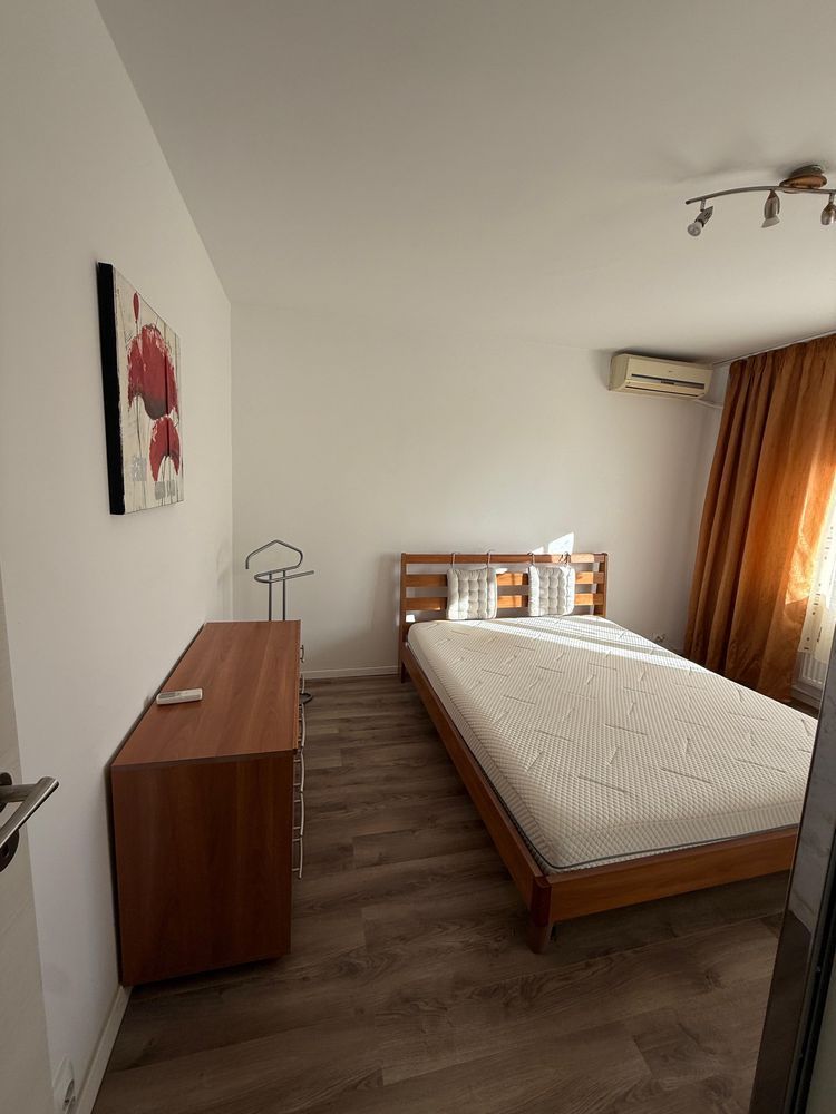 Închiriez apartament 3 camere, Mall Vitan, decomandat, mobilat, AC - Poză 3