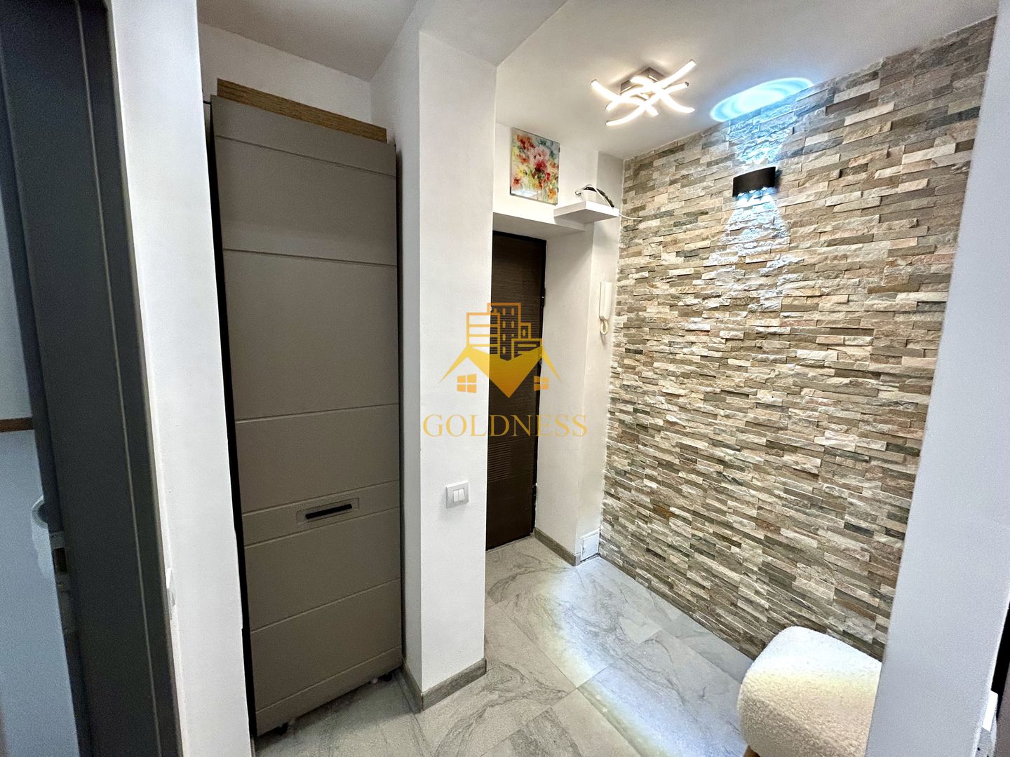 1 camera open space, Modern, Parcare, Hotel Royal, AC Gheorgheni - Poză 12