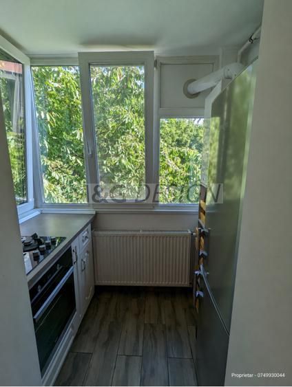 Apartament 3 camere  zona Lipovei  etaj 2 - Poză 5