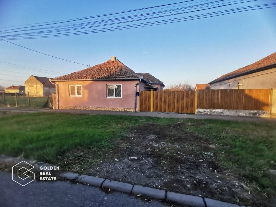 Casa din caramida cu teren 1515mp, Sanicolaul Mic - Poză 1