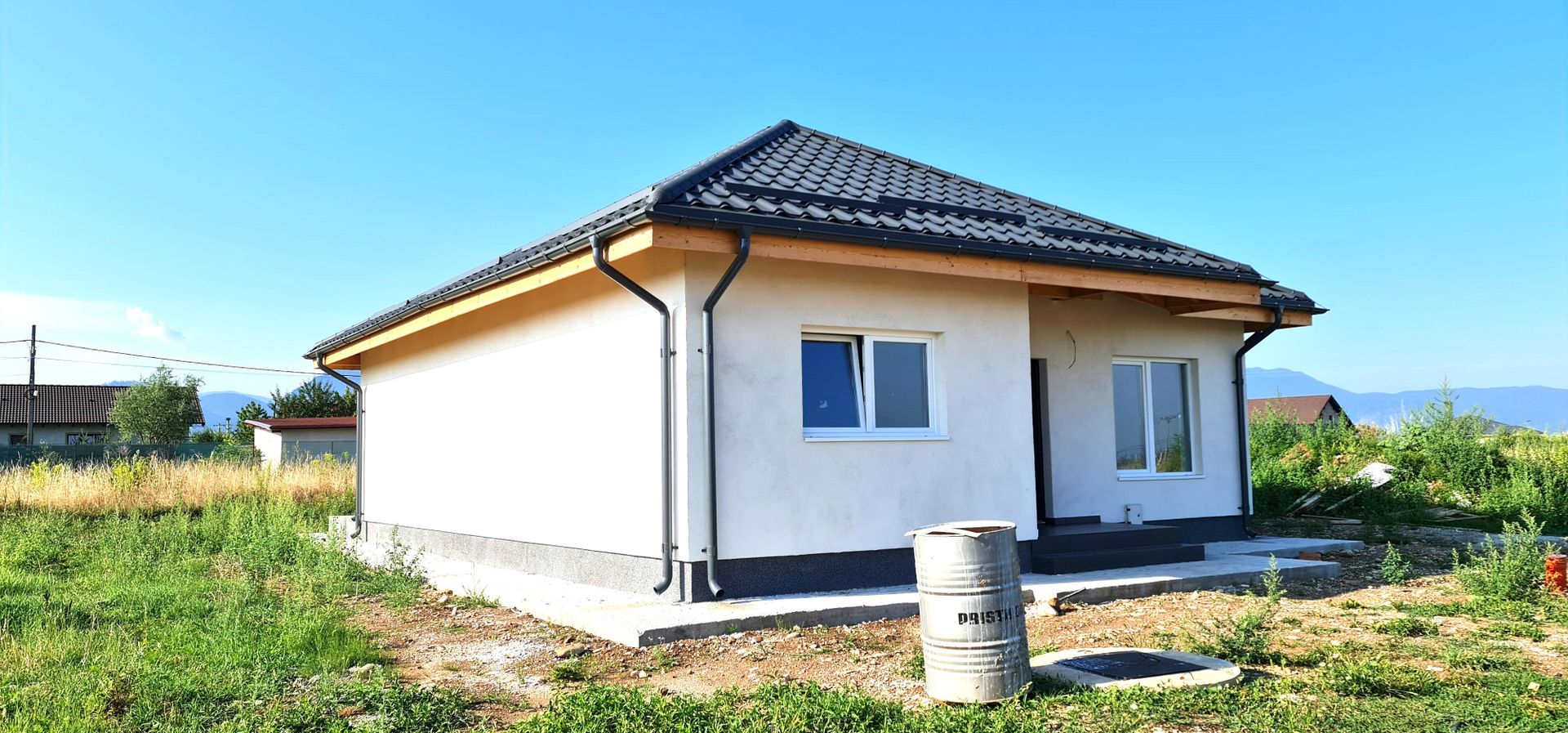 Casa individuala 3 camere finalizata cartier Izvor Tarlungeni Brasov - Poză 17