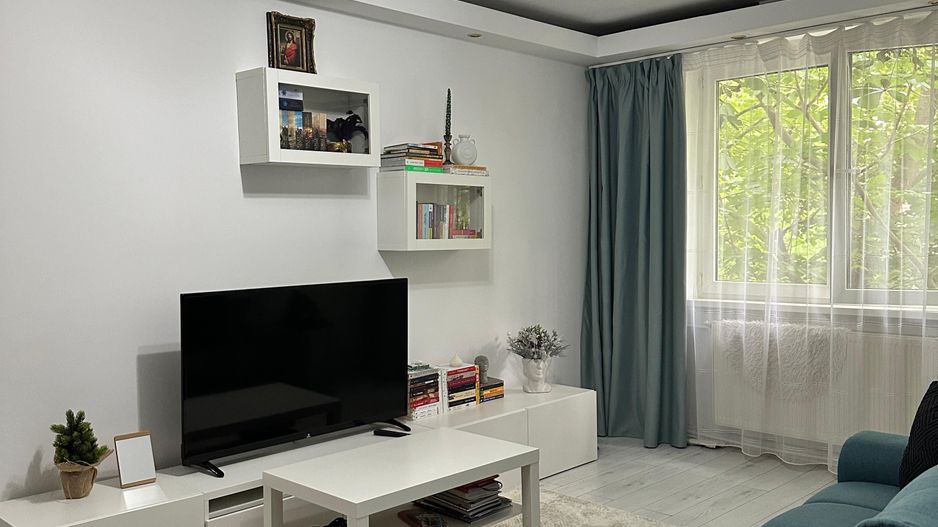 Apartament 2 camere de închiriat Apărătorii Patriei Loc de parcare - Poză 1