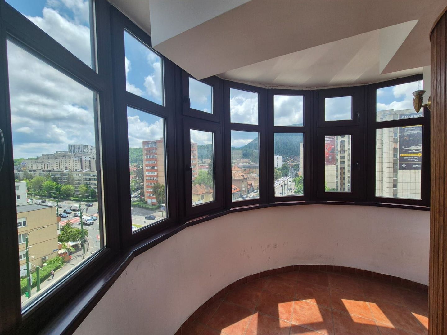 Onix, apartament cu priveliste spre Tâmpa - Poză 3