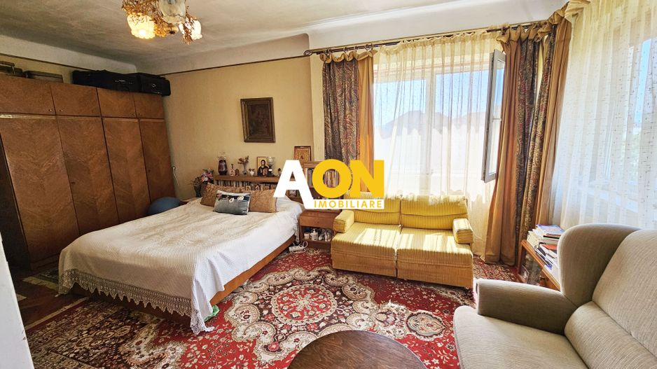 Casa situata in imediata apropiere a Cetatii - Poză 10