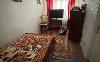 Apartament cu 4 camere de vanzare, Zona Cetate - Poză 2