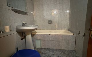 Apartament cu 3 camere decomandat - Poză 8