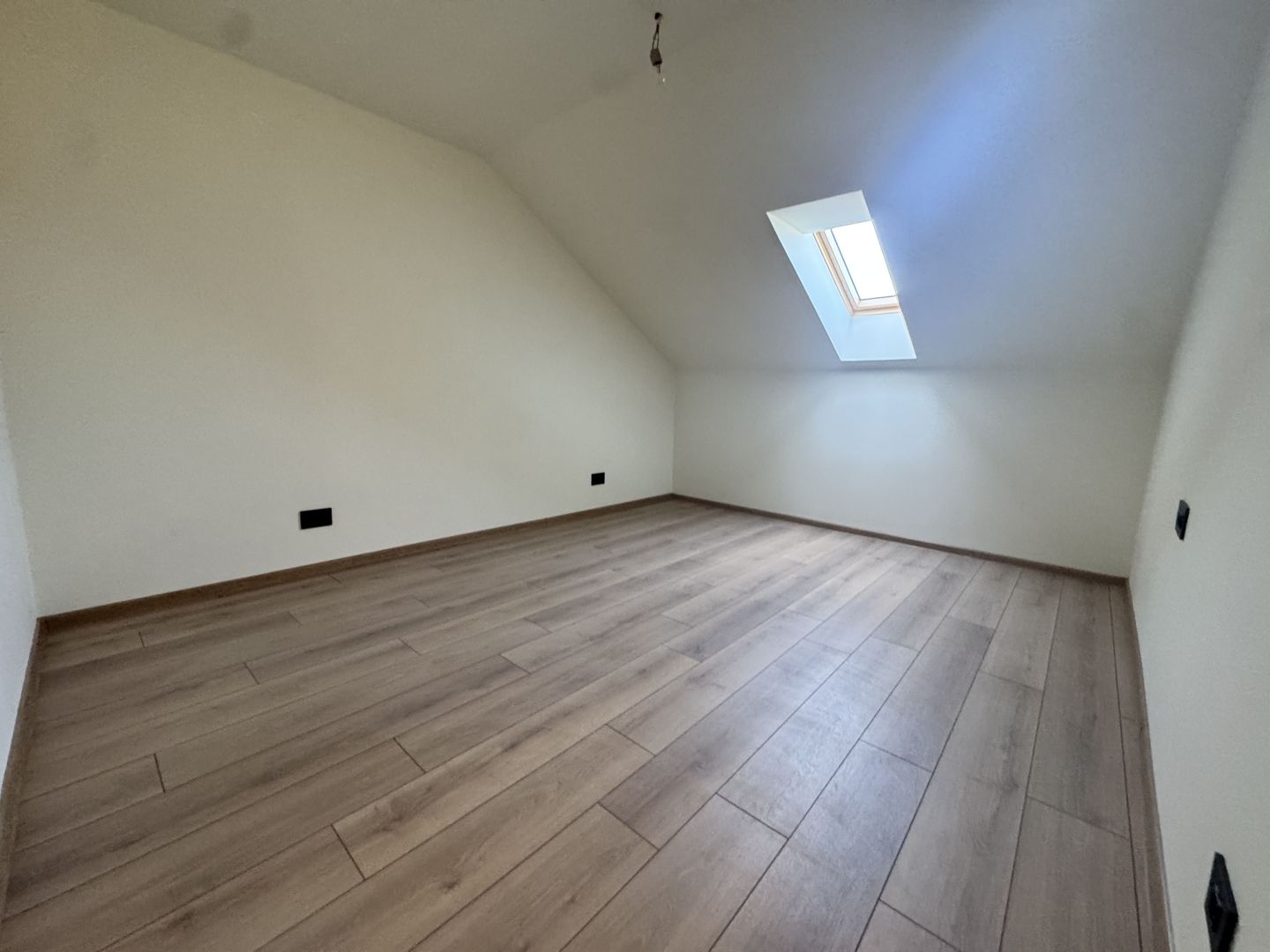 COMISION 0% | Duplex 6 Camere | Mosnita Noua | 160mp | 400mp Teren - Poză 10