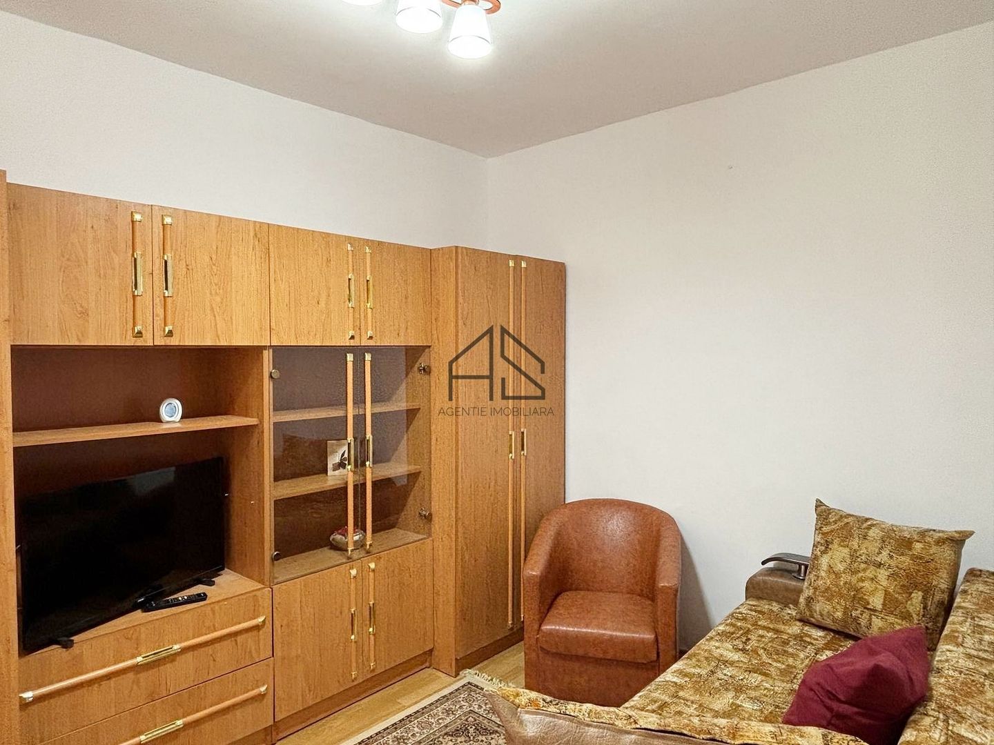 De închiriat | Apartament renovat | 2 camere | Aleea Salca, Nufărul - Poză 7