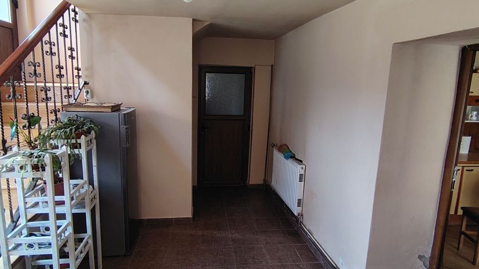 De vânzare o proprietate cu 2 corpuri de clădire și teren, în Agnita - Poză 5
