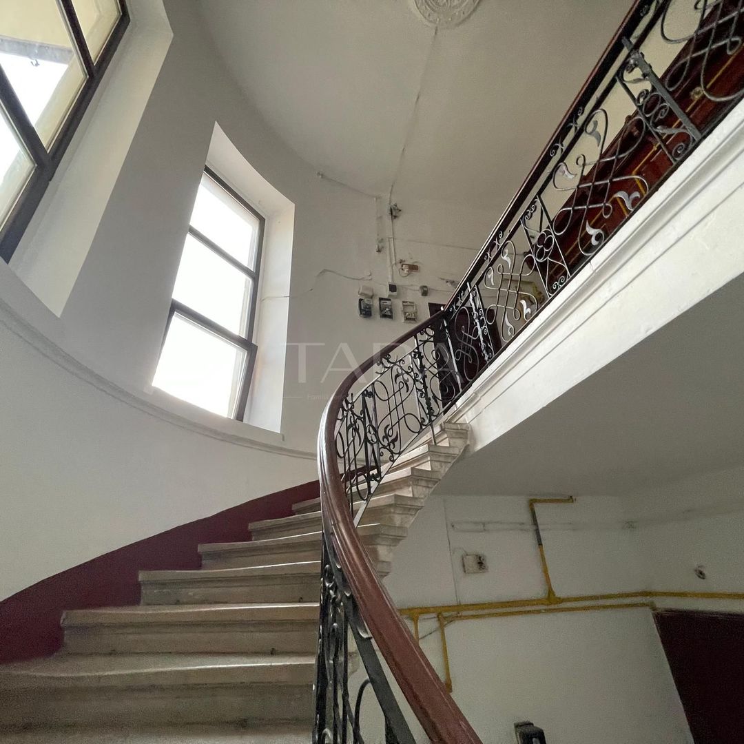 EXCLUSIVITATE. Apartament interbelic. Confort și eleganță. UMF - Poză 4
