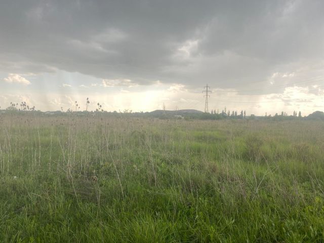 Zona in dezvoltare! Vanzare teren intravilan in Viforata - Poză 1