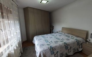 Casa cu 7 camere, 2 spatii comerciale, pretabila pt. birouri, Centru - Poză 9