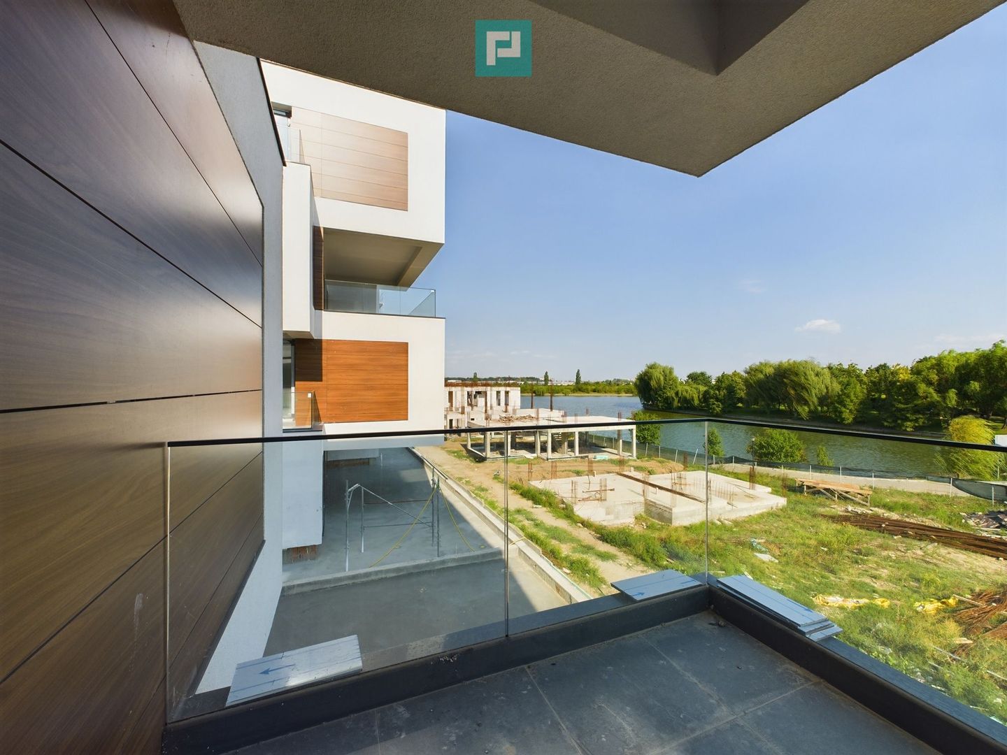 Apartament modern cu 4 camere, curte și terasă – liniște și confort ap - Poză 1