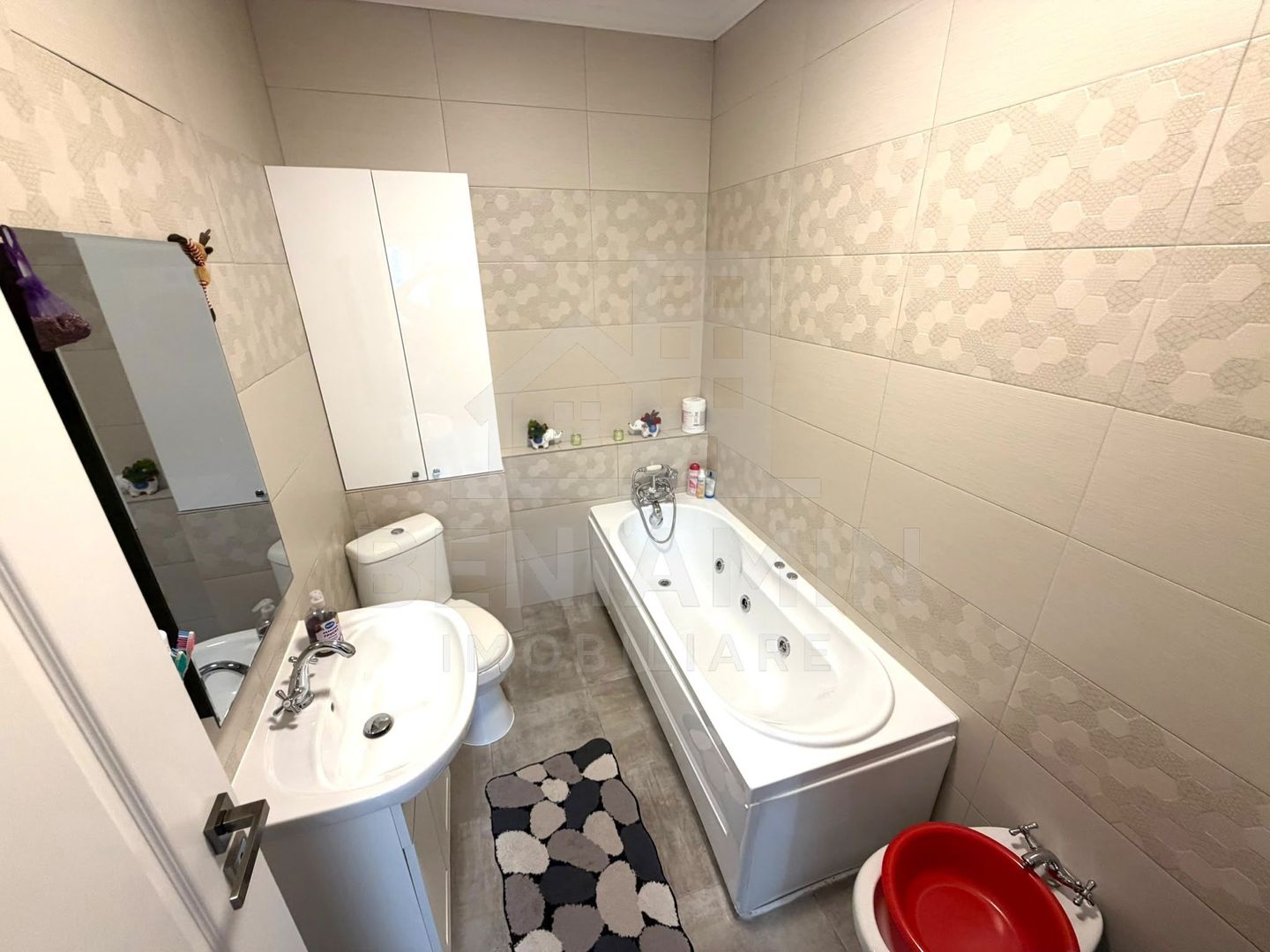 Apartament cu 3 camere si 3 bai in Craiovita Noua - Promenada Mall - - Poză 13