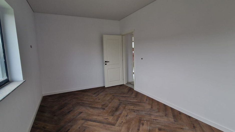 Casa 3  camere INTABULATA 70 mp.  Bucium Visan 140000 euro - Poză 4