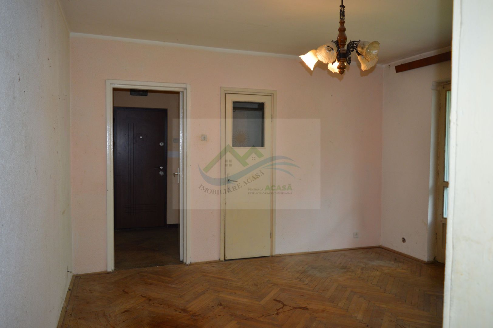 Apartament cu 4 camere Marasesti/Suceava - Poză 1