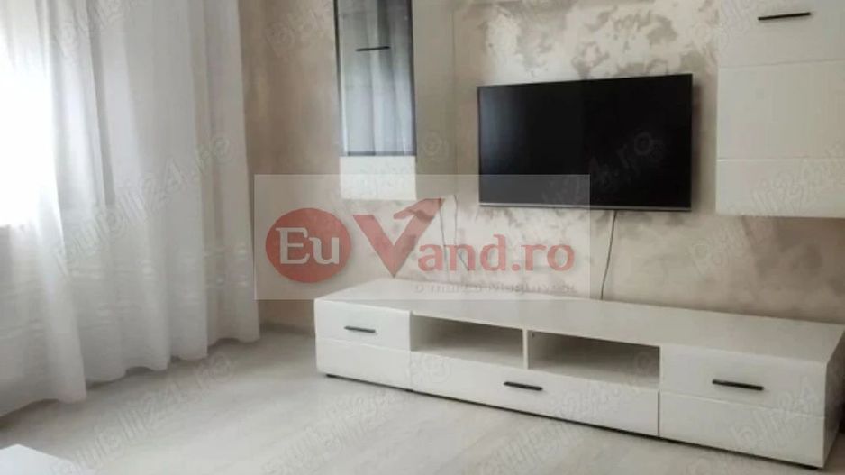 De inchiriat apartament cu 2 camere, Micro 21, et. 1, 470 euro - Poză 1