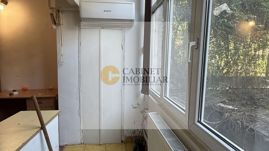 2 camere I Piata Sfintii Voievozi - Victoriei I Parter inalt - Poză 7